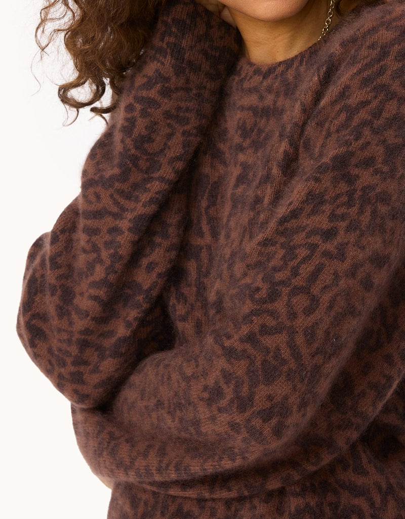 Unsubscribed Leopard Cocoon-Weight Cashmere Raglan Sweater