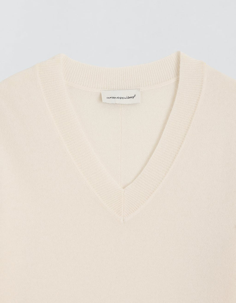 Unsubscribed Everyday-Weight Cashmere Boxy V-Neck Sweater